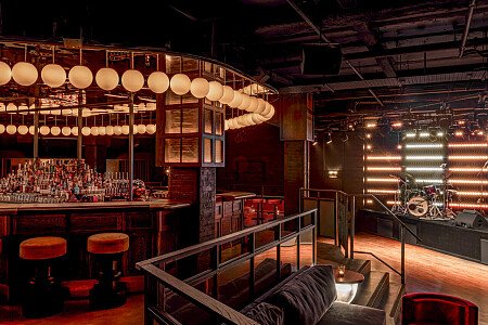 Piazza - Filming Locations Locations Direct -01