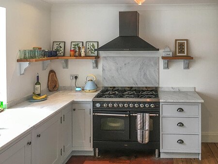 Grays - Filming Locations Locations Direct -02