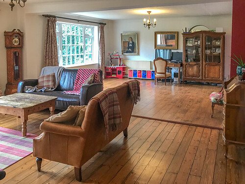 Grays - Filming Locations Locations Direct -01