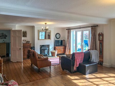 Grays - Filming Locations Locations Direct -12