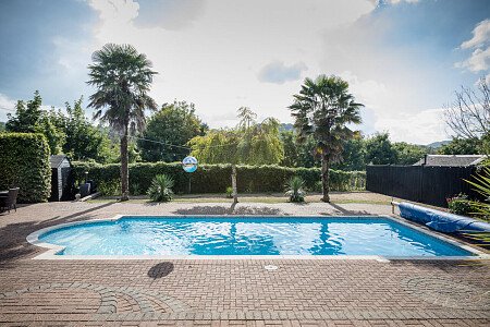 Pool House - Filming Locations Locations Direct -01