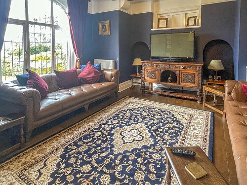 Pool House - Filming Locations Locations Direct -16