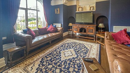 Pool House - Filming Locations Locations Direct -16