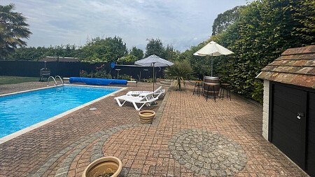 Pool House - Filming Locations Locations Direct -55