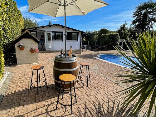 Pool House - Filming Locations Locations Direct -60