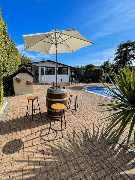 Pool House - Filming Locations Locations Direct -60