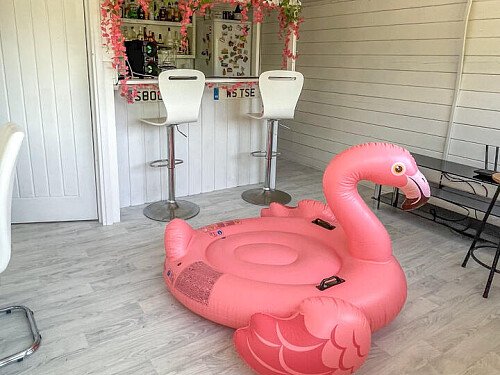 Pool House - Filming Locations Locations Direct -64