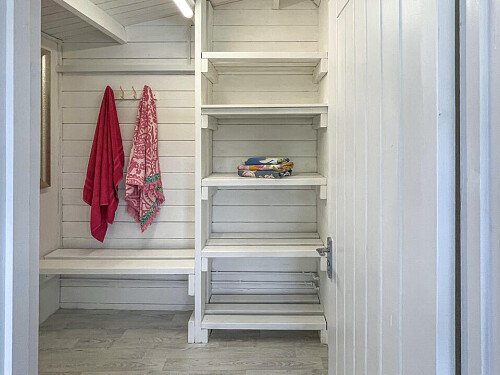 Pool House - Filming Locations Locations Direct -65