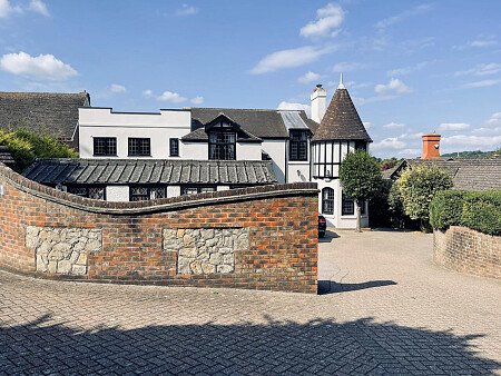 Pool House - Filming Locations Locations Direct -71