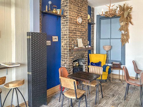 134 coffee - Filming Locations Locations Direct -07