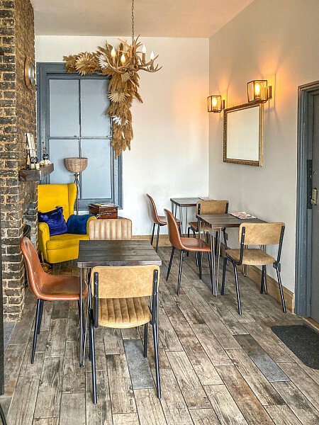 134 coffee - Filming Locations Locations Direct -08