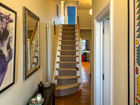 Green walls - Filming Locations Locations Direct -06