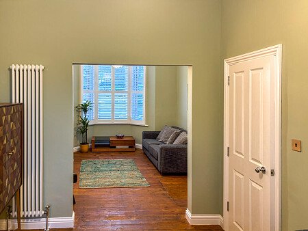 Green walls - Filming Locations Locations Direct -08