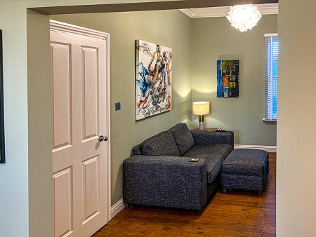 Green walls - Filming Locations Locations Direct -10