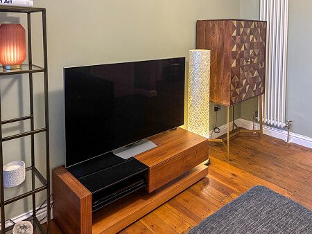 Green walls - Filming Locations Locations Direct -12