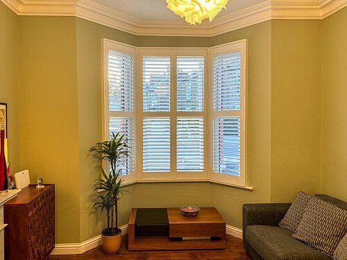 Green walls - Filming Locations Locations Direct -16