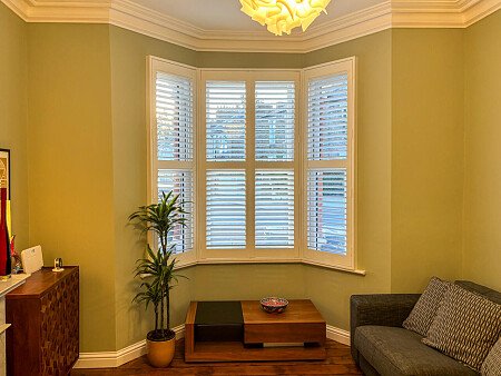 Green walls - Filming Locations Locations Direct -16