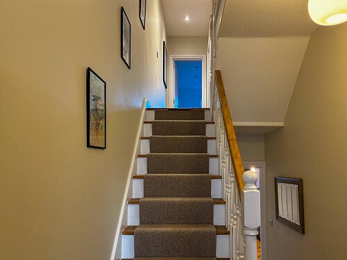 Green walls - Filming Locations Locations Direct -17