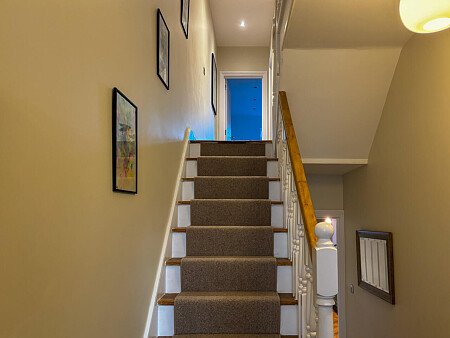 Green walls - Filming Locations Locations Direct -17