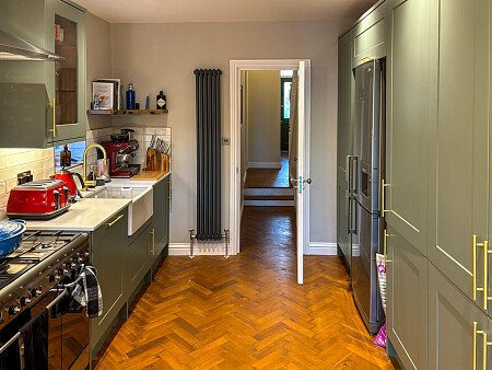 Green walls - Filming Locations Locations Direct -21