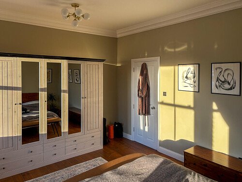 Green walls - Filming Locations Locations Direct -23