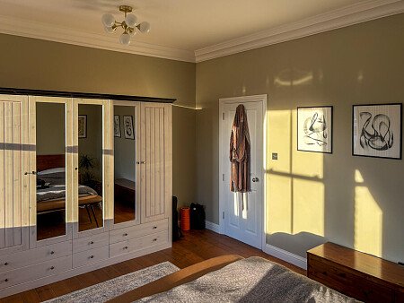 Green walls - Filming Locations Locations Direct -23