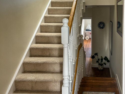 Green walls - Filming Locations Locations Direct -35