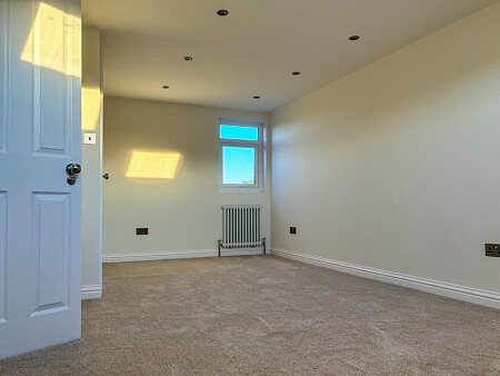 Green walls - Filming Locations Locations Direct -39