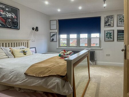 Circle Table - Filming Locations Locations Direct -05