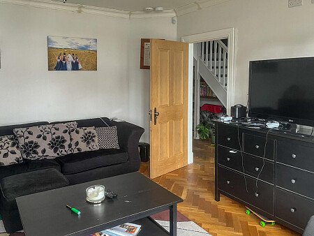 Circle Table - Filming Locations Locations Direct -07