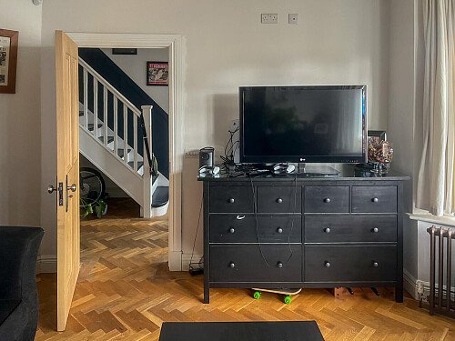 Circle Table - Filming Locations Locations Direct -08