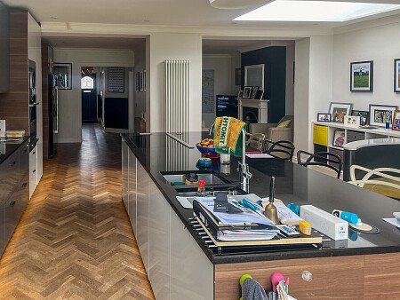 Circle Table - Filming Locations Locations Direct -10