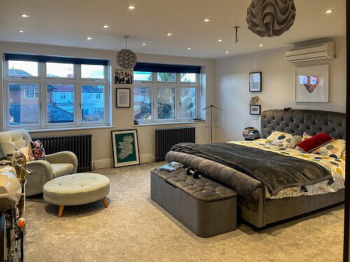 Circle Table - Filming Locations Locations Direct -12