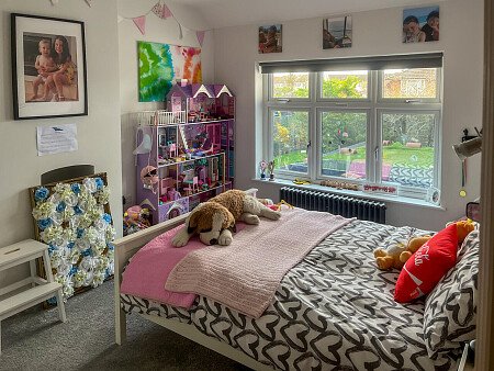 Circle Table - Filming Locations Locations Direct -18