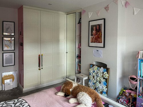 Circle Table - Filming Locations Locations Direct -19