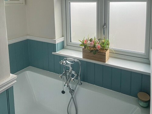 Circle Table - Filming Locations Locations Direct -23