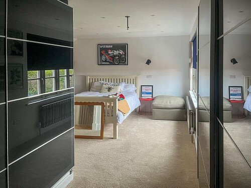 Circle Table - Filming Locations Locations Direct -26