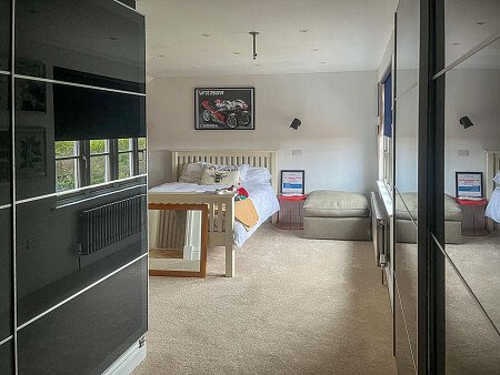 Circle Table - Filming Locations Locations Direct -26