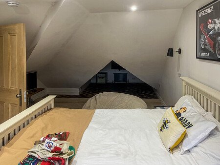 Circle Table - Filming Locations Locations Direct -28