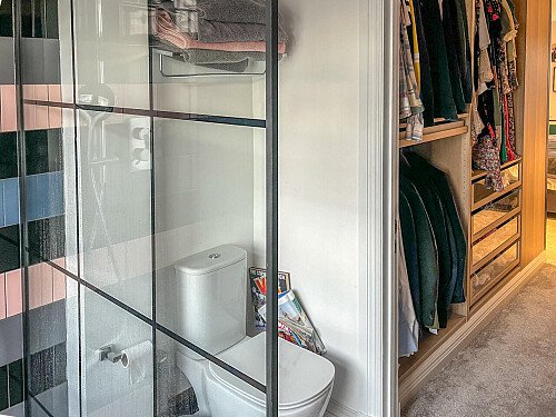 Circle Table - Filming Locations Locations Direct -36