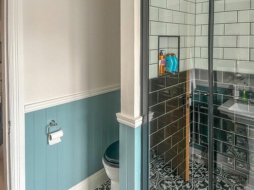 Circle Table - Filming Locations Locations Direct -37