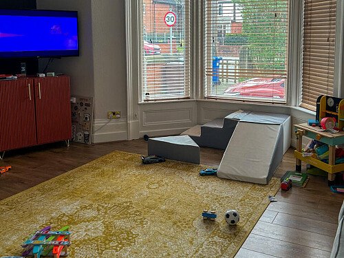 Blue house - Filming Locations Locations Direct -08