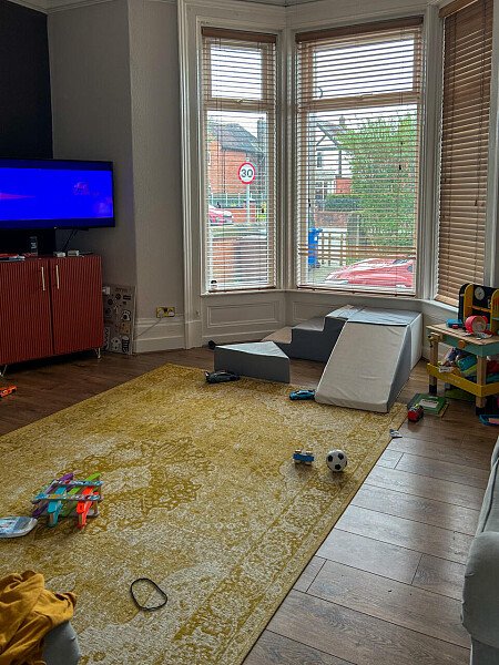 Blue house - Filming Locations Locations Direct -08