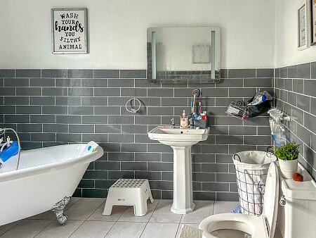 Blue house - Filming Locations Locations Direct -24