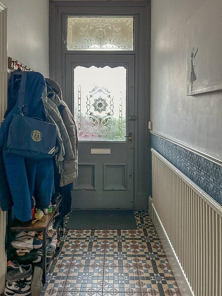 Blue house - Filming Locations Locations Direct -30