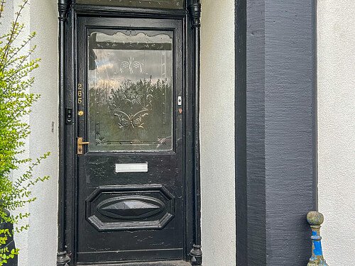 Blue house - Filming Locations Locations Direct -31