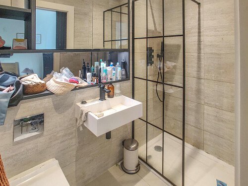 Flat 1  - Filming Locations Locations Direct -22