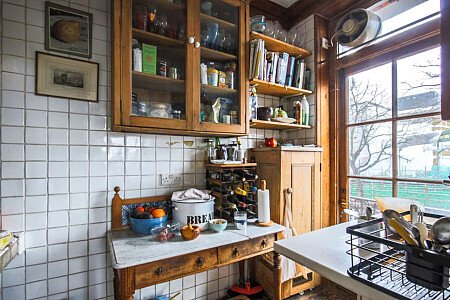 Flat 52 - Filming Locations Locations Direct -04