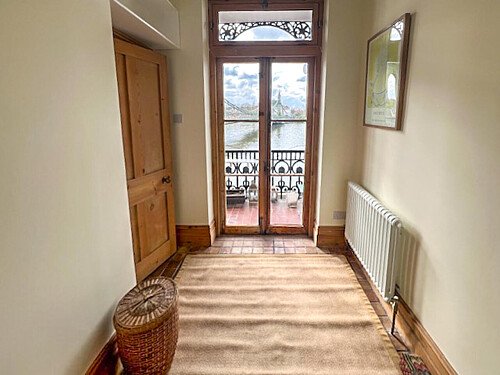 Flat 52 - Filming Locations Locations Direct -11