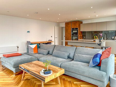 Flat B4105 - Filming Locations Locations Direct -12